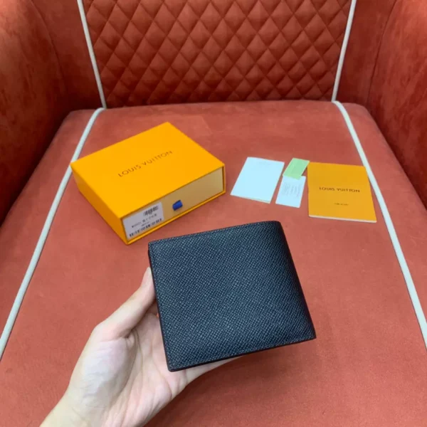 Louis Vuitton Amerigo Wallet - WL18