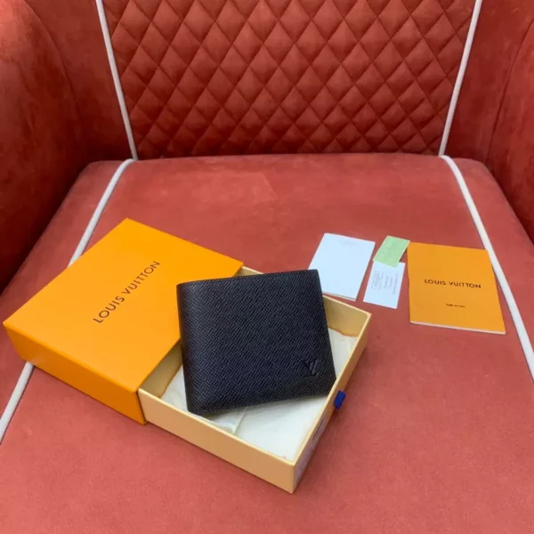 Louis Vuitton Amerigo Wallet - WL18