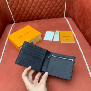 Louis Vuitton Amerigo Wallet - WL18