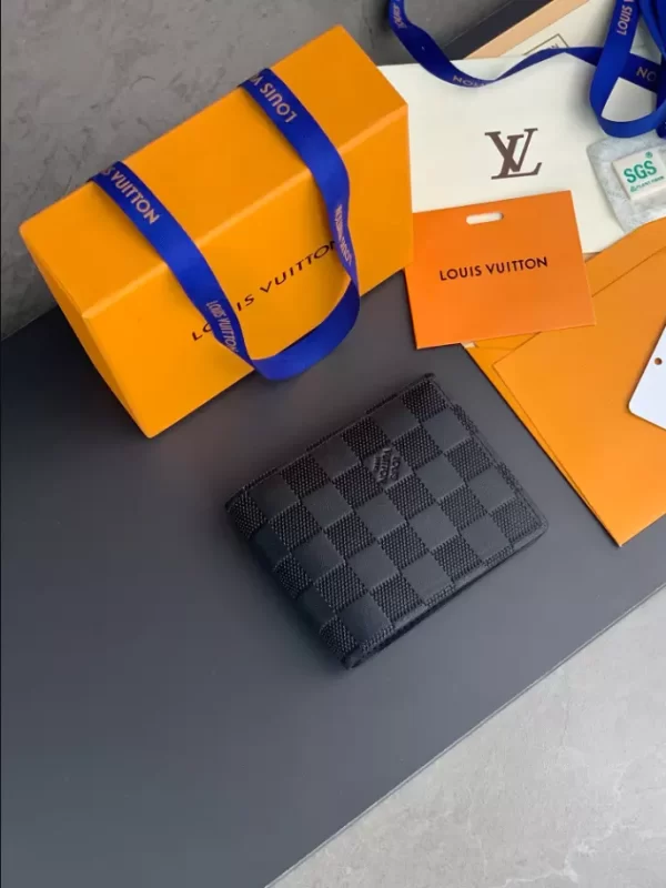 Louis Vuitton Multiple Wallet - WL05