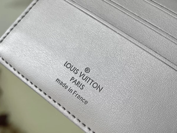Louis Vuitton Multiple Wallet - WL13