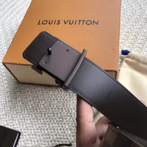 LV Initials 40MM Reversible Belt - B013