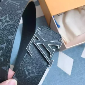 LV Initials 40mm Reversible Belt - B016