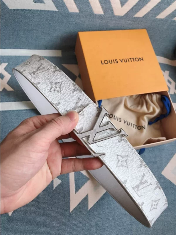 LV Initials 40mm Reversible Belt - B031