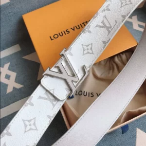 LV Initials 40mm Reversible Belt - B031