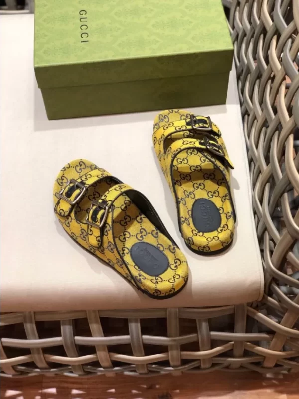 Men's Slide Sandal With Straps