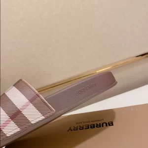 Burberry Check Slides - SB07