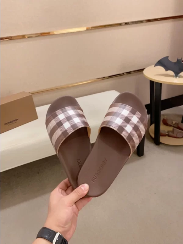 Burberry Check Slides - SB07