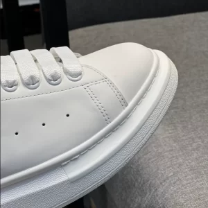 Alexander McQueen Oversized Sneaker - RAS18