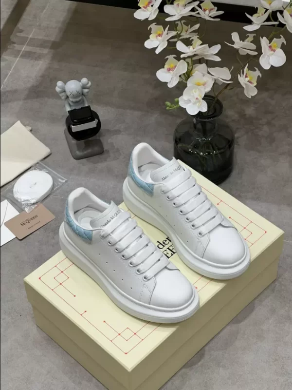 Alexander McQueen Oversized Sneaker - RAS34