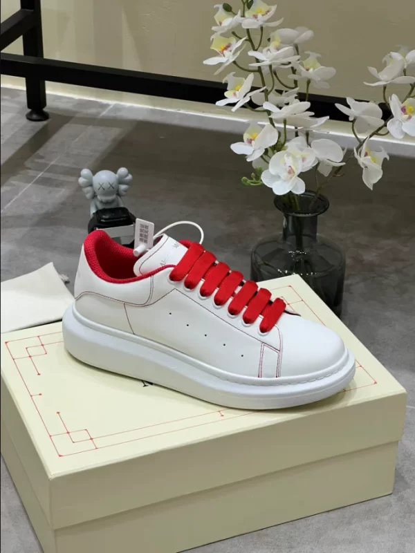 Alexander McQueen Oversized Sneaker - RAS47