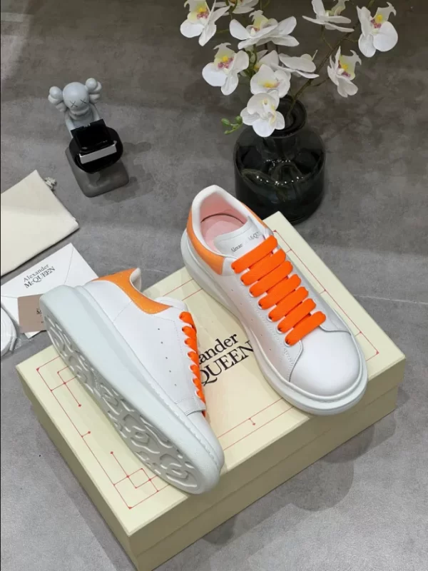 Alexander McQueen Oversized Sneaker - RAS51