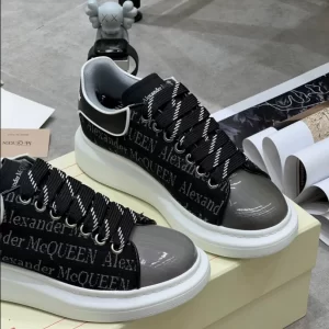 Alexander McQueen Oversized Sneaker - RAS63