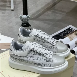 Alexander McQueen Oversized Sneaker - RAS65