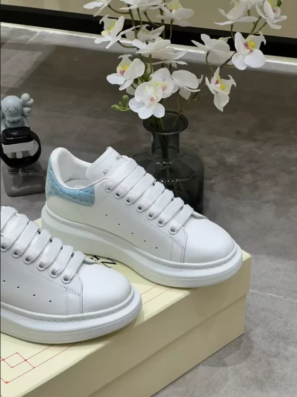 Alexander McQueen Oversized Sneaker - RAS34