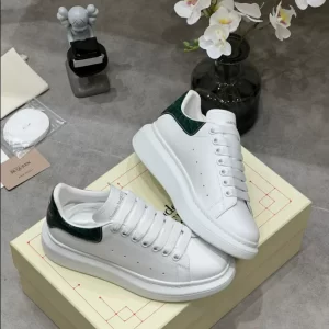 Alexander McQueen Oversized Sneaker - RAS35