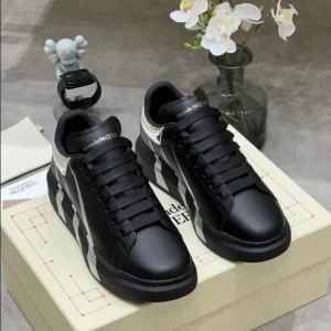 Alexander McQueen Oversized Sneaker - RAS46