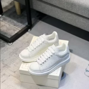 Alexander McQueen Oversized Sneaker - RAS10