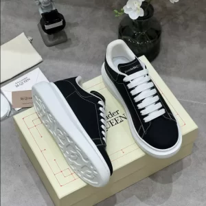 Alexander McQueen Oversized Sneaker - RAS48