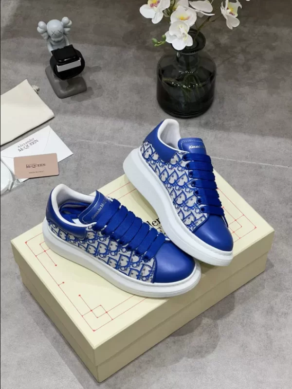 Alexander McQueen Oversized Sneaker - RAS56