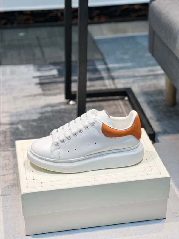 Alexander McQueen Oversized Sneaker - RAS23