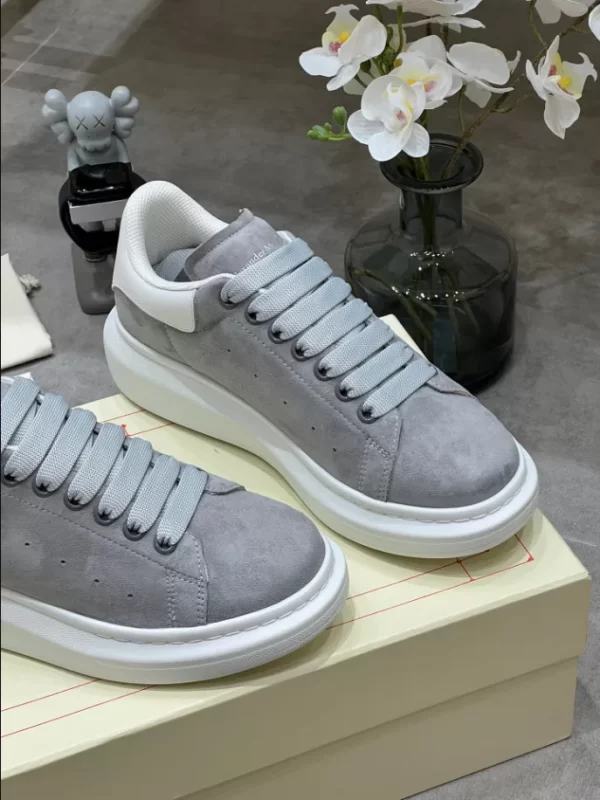 Alexander McQueen Oversized Sneaker - RAS31