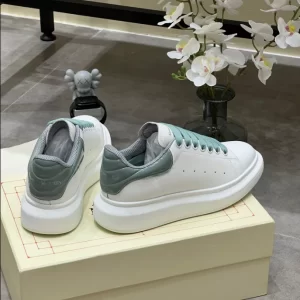 Alexander McQueen Oversized Sneaker - RAS40