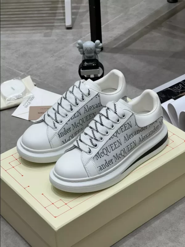 Alexander McQueen Oversized Sneaker - RAS58