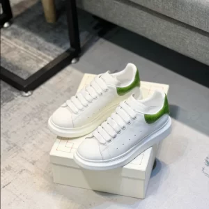 Alexander McQueen Oversized Sneaker - RAS19