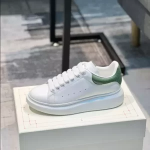 Alexander McQueen Oversized Sneaker - RAS26