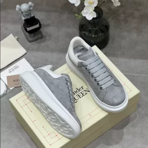 Alexander McQueen Oversized Sneaker - RAS31