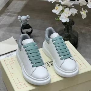 Alexander McQueen Oversized Sneaker - RAS40