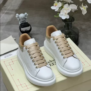 Alexander McQueen Oversized Sneaker - RAS42