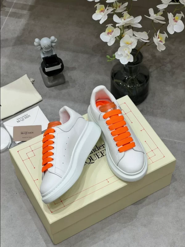 Alexander McQueen Oversized Sneaker - RAS49