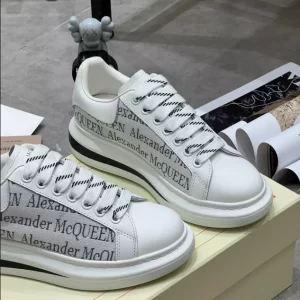 Alexander McQueen Oversized Sneaker - RAS58