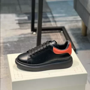 Alexander McQueen Oversized Sneaker - RAS22