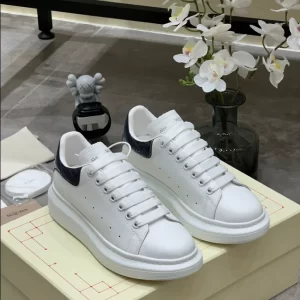 Alexander McQueen Oversized Sneaker - RAS33