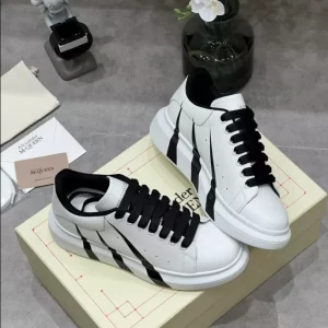 Alexander McQueen Oversized Sneaker - RAS45