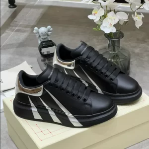 Alexander McQueen Oversized Sneaker - RAS46