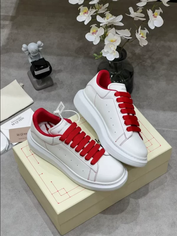 Alexander McQueen Oversized Sneaker - RAS47