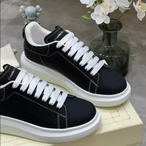 Alexander McQueen Oversized Sneaker - RAS48