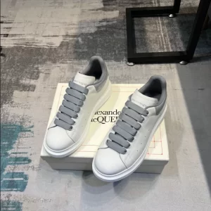 Alexander McQueen Oversized Sneaker - RAS12