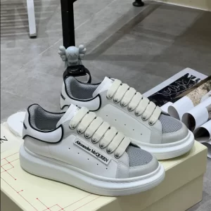 Alexander McQueen Oversized Sneaker - RAS59