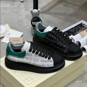 Alexander McQueen Oversized Sneaker - RAS62