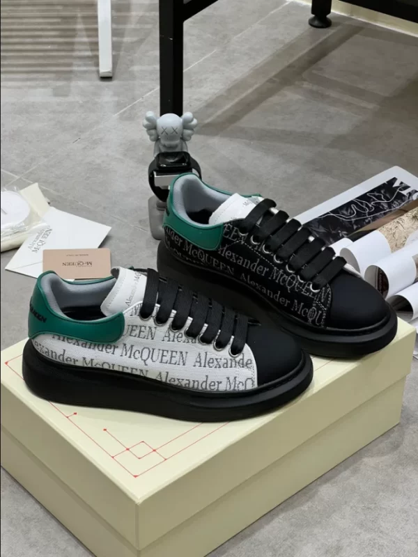 Alexander McQueen Oversized Sneaker - RAS62