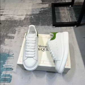 Alexander McQueen Oversized Sneaker - RAS19