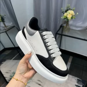 Alexander McQueen Oversized Sneaker - RAS08