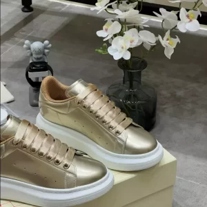 Alexander McQueen Oversized Sneaker - RAS28