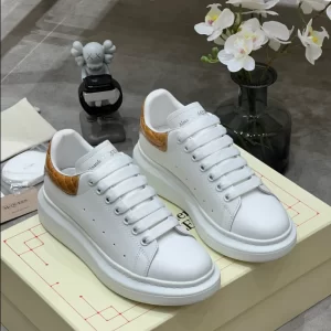 Alexander McQueen Oversized Sneaker - RAS37