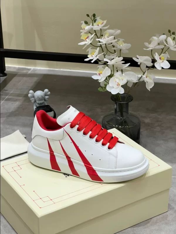 Alexander McQueen Oversized Sneaker - RAS43